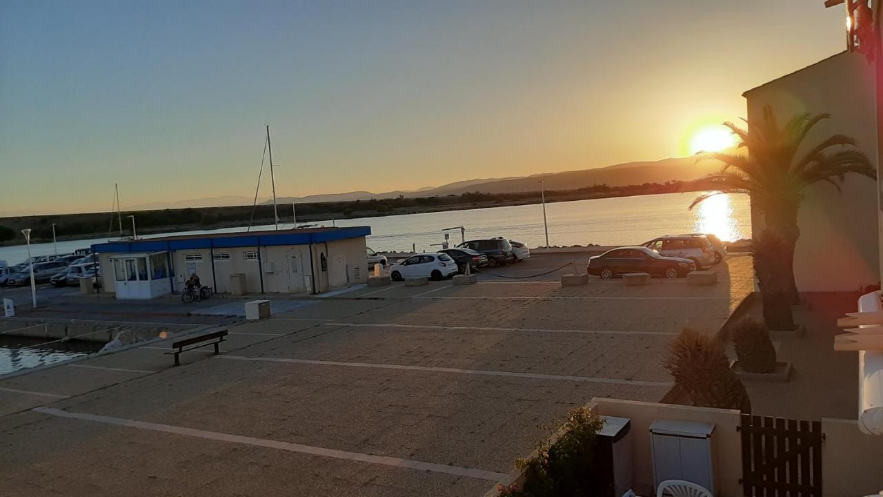 T2 Cabine Avec Tres Belle Vue Sur Le Port De Plaisance Leucate Exterior photo